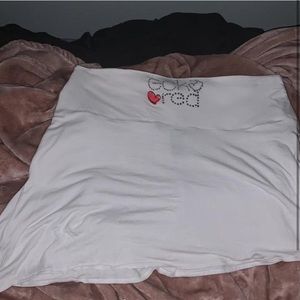 White flowy Ecko Red skirt